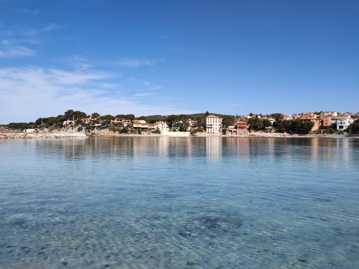 Joli Studio Les Pieds Dans L Eau Avec Place De Parking Gratuite Bandol Kültér fotó